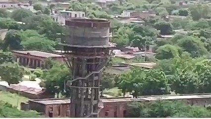 करौली: घटिया निर्माण: टंकी निर्माण में घटिया सामग्री लगाने का आरोप, देखिए खबर