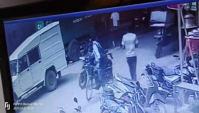 Breaking News: फिल्मी स्टाइल में लूट ली दिनदहाड़े ATM कैश वैन, ताबड़तोड़ बरसाते रहें गोलियां