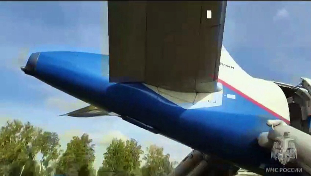 Russischer Airbus muss in Sibirien auf Feld notlanden