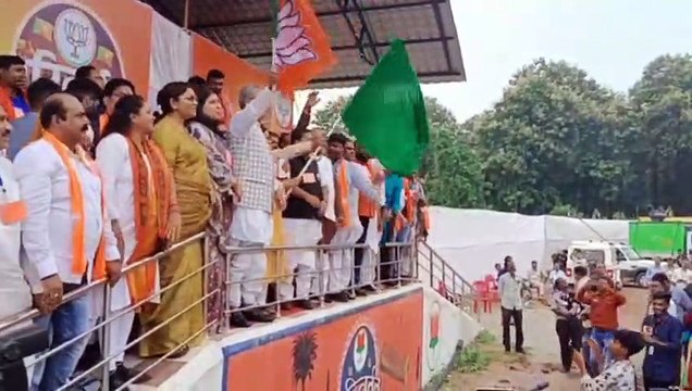 CG Election 2023 : बीजेपी की परिवर्तन यात्रा का शुभारंभ, प्रदेश प्रभारी ओम माथुर ने दिखाई झंडी, देखें वीडियो