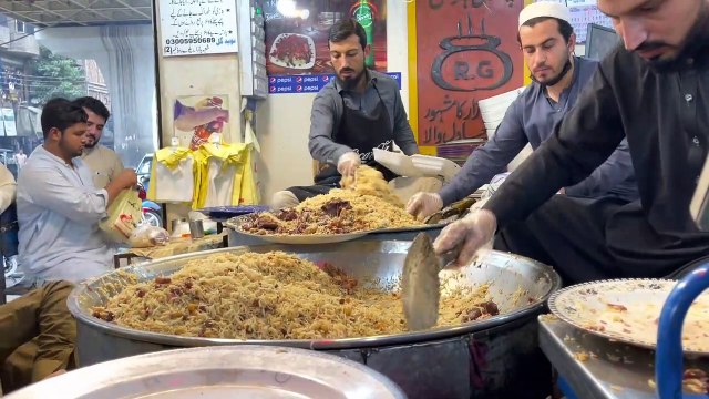 Orignal World Famous Afghan Kabuli Pulao Peshawar - Rahman Gul Chawal - Peshawar Food Street