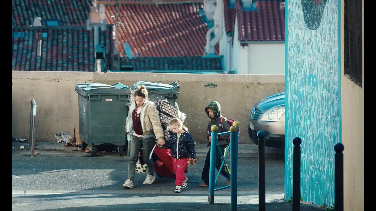 Comme une louve - Trailer