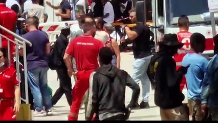 Non si arrestano gli arrivi di migranti a Lampedusa.