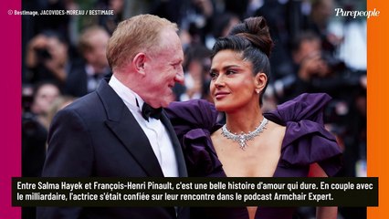 Video herunterladen: L'animal improbable offert par Salma Hayek à son mari milliardaire François-Henri Pinault