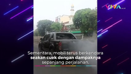 Скачать видео: Mobil Dinas Pemprov DKI Kotori Udara, Sopir Kena Sanksi