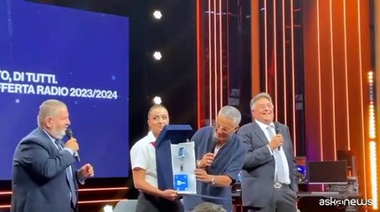 Fiorello show alla consegna del Premio Rai Radio 2023
