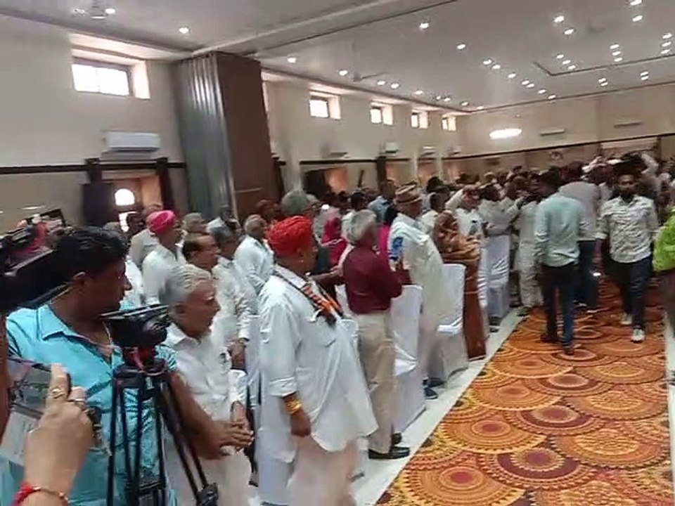 Video: दुनिया भर में कौशल व साहस का लोहा मनवा र...