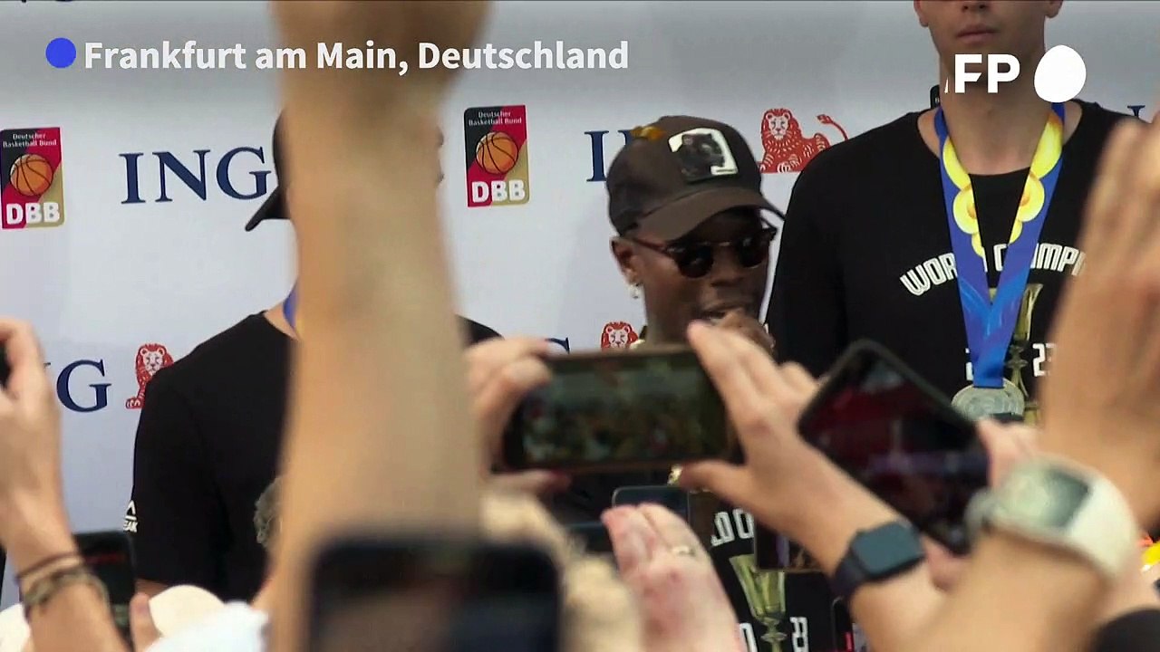 Fans bejubeln deutsche Basketball-Weltmeister
