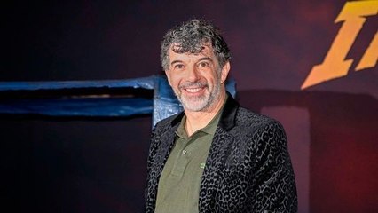 Stéphane Plaza dévoile une photo de sa mère pour les 7 ans de sa disparition : une superbe brune à la silhouette parfaite !