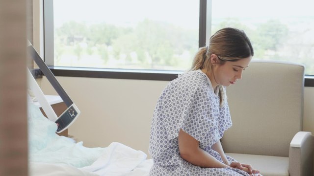 Experte verrät genaue Stundenanzahl, die man pro Tag sitzen kann, ohne der Gesundheit zu schaden