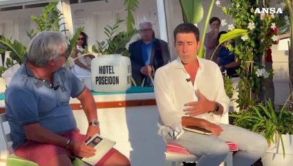 Marina di Pietrasanta, Vannacci presenta il suo libro "Il mondo al contrario"