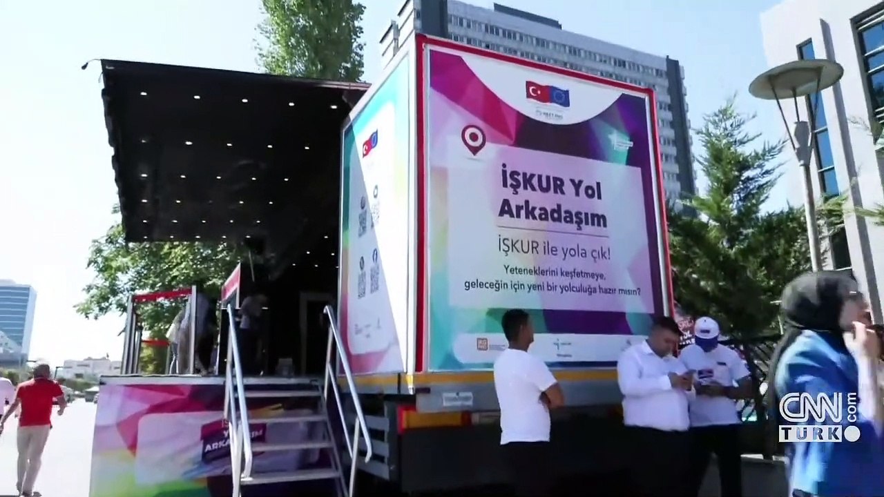 İstihdam hizmeti gençlerin ayağına gidiyor: İŞKUR tırı 15 il gezecek