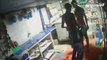 कटिहार: इलेक्ट्रॉनिक दुकान में चोरी करते चोर की तस्वीर सीसीटीवी कैमरे में कैद, जांच में जुटी पुलिस