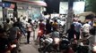जयपुर शहर में देर रात पेट्रोल पंपों पर वाहनो की लंबी कतारें,कई पेट्रोल पंप हुए बंद, इस 16 सैकंड के विडियो में देखें पूरे हालात