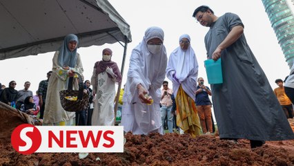 ‘Man with a Golden Voice’ laid to rest