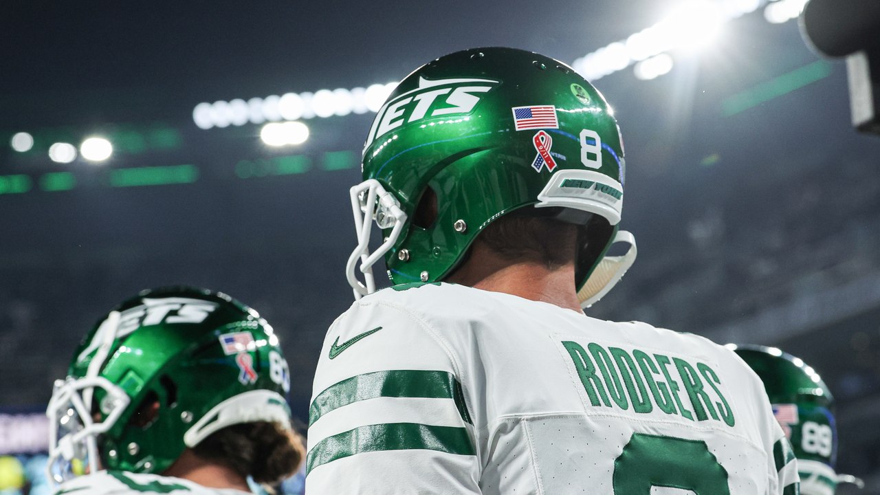 Aaron Rodgers: The Polarizing Quarterback Who L...