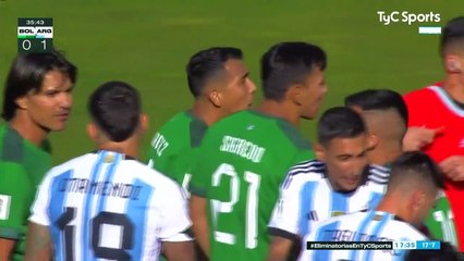 La terrible patada de expulsión que sufrió el "Cuti" Romero ante Bolivia