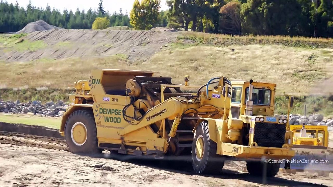 Classic Wabco Elevating Scrapers Working in Wanaka