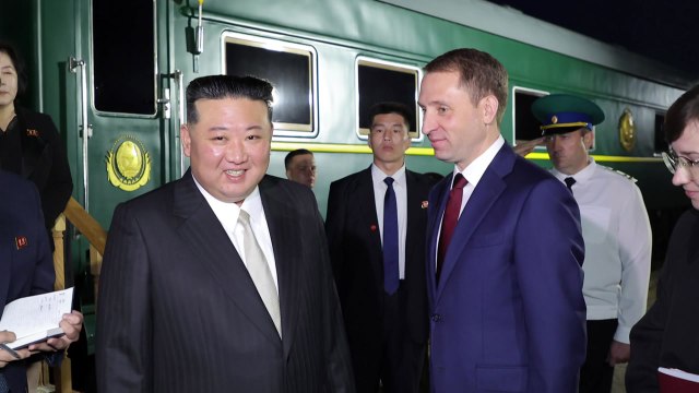 김정은 러 방문은 북·러 관계 전략적 중요성 표현 ...이르면 오늘 회담 / YTN