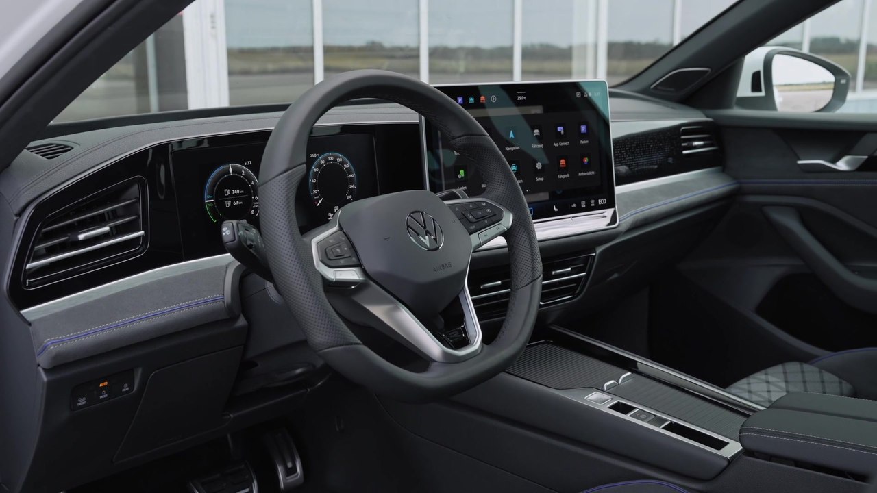The new Volkswagen Passat R-Line Interior Design - video Dailymotion