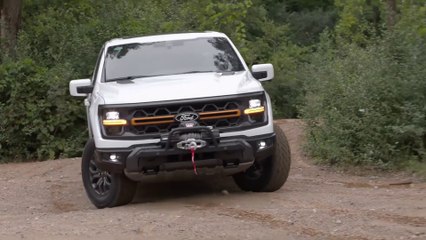 It has new technology and more land equipment, New Ford F-150 Raptor and Tremor 2024