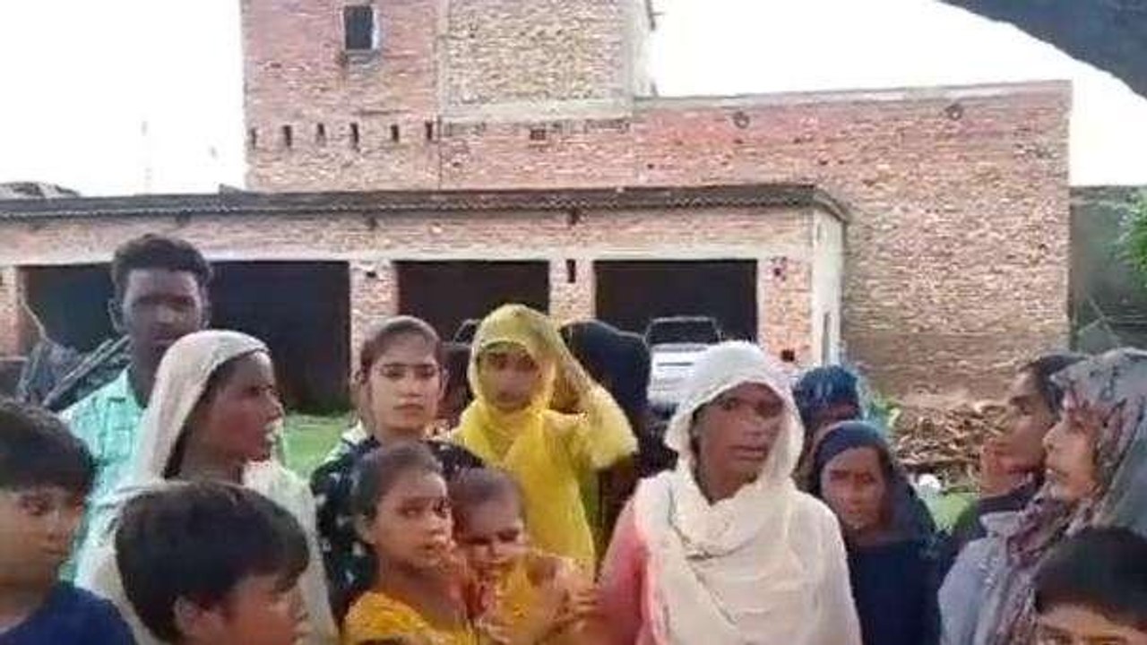शाहजहांपुर: सादा वर्दी में पहुंची पुलिस के साथ हुई मारपीट, 7 नामजद व 25 पर एफआईआर दर्ज