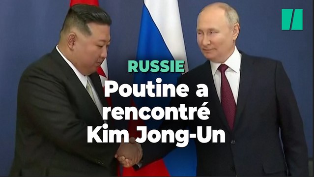 Vladimir Poutine et Kim Jong-un échangent une poignée de main au cosmodrome de Vostotchny