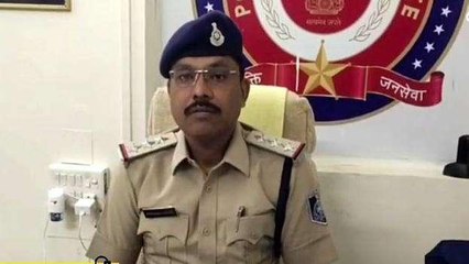 Video: छात्रों से छेड़छाड़ करना टीचर को पड़ा भारी, परिजनों ने की पिटाई