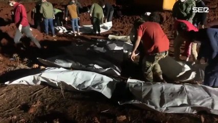 Libia empieza a enterrar a sus muertos en fosas comunes