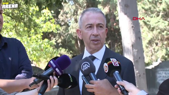 Taçsız Kral lakaplı Metin Oktay, mezarı başında anıldı