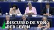 Una comisaria europea hace ganchillo en pleno discurso de Von der Leyen en el Parlamento Europeo