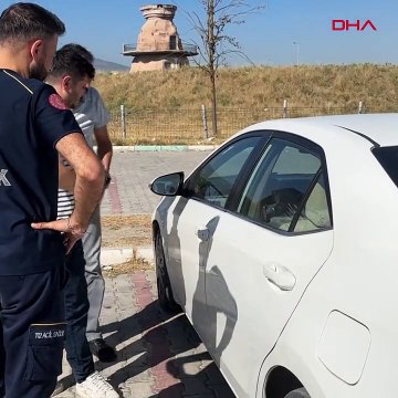 İntihar edeceğini söyledi, aracı kilitledi