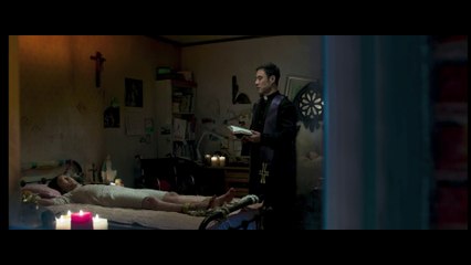 شاهد اب يفعل اشياء غريبة معي بنتة