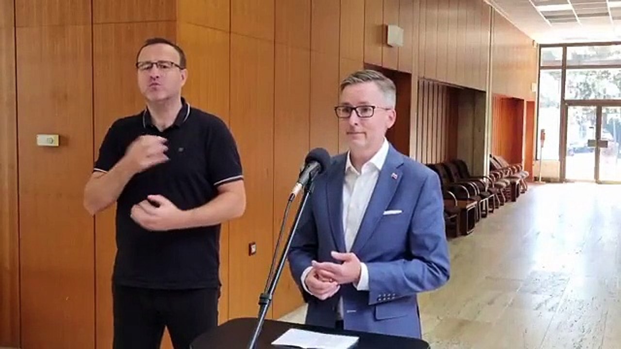 ZÁZNAM: Brífing ministra hospodárstva P. Dovhuna
