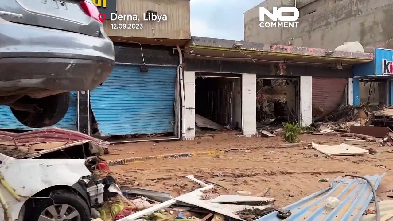 Après les inondations, la Libye enterre ses morts