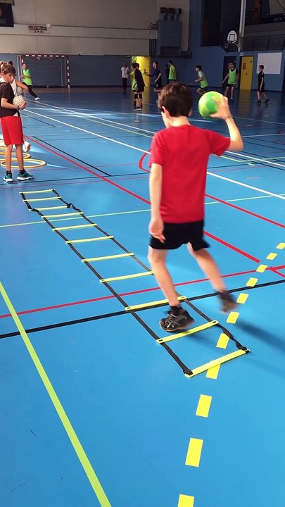 La reprise pour les U13 gars et déjà de la rapidité dans les appuis!!