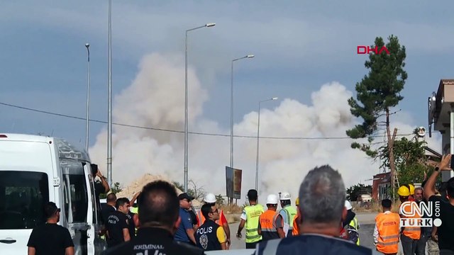 Malatya’da ağır hasarlı binalar yıkılıyor