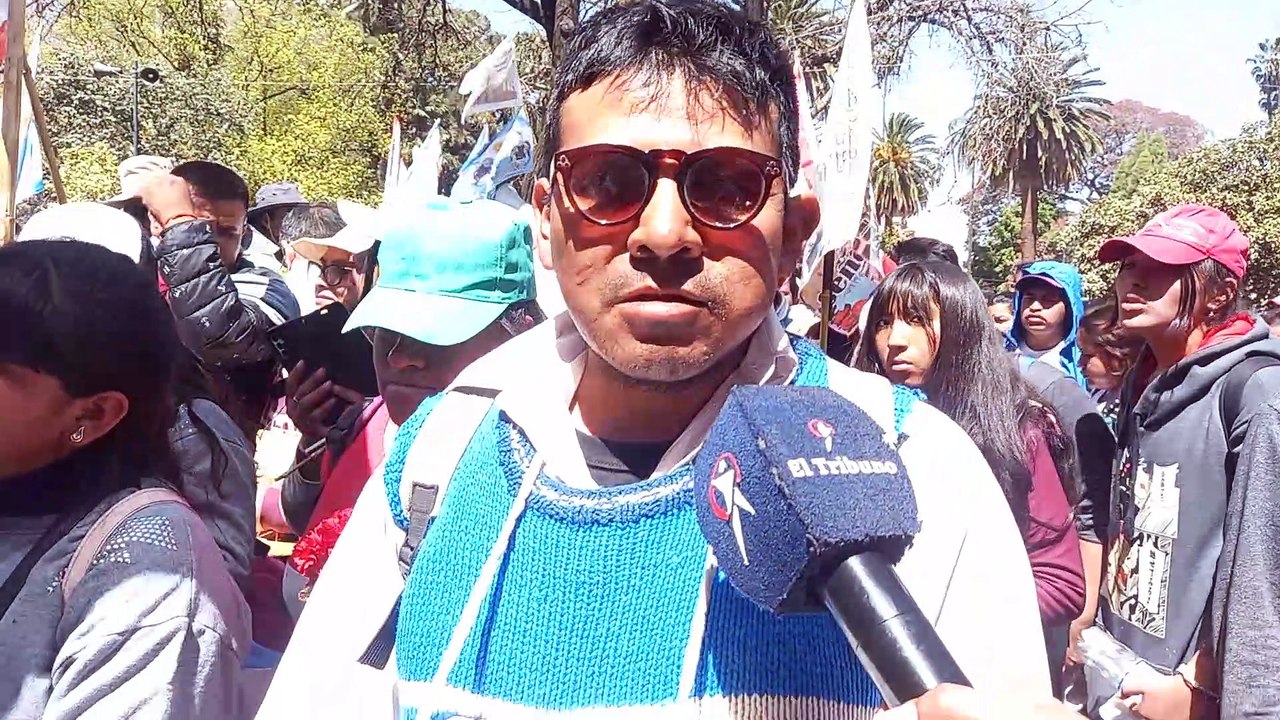 Peregrinos de los Valles Calchaquíes emocionados al llegar a los pies del Señor y Virgen del Milagro