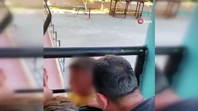 Demir korkuluğa sıkışan çocuğu itfaiye kurtardı