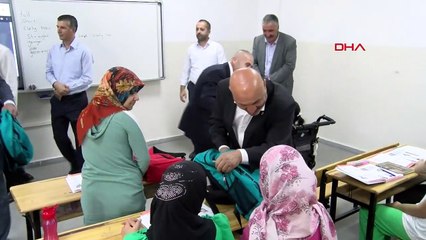 Adıyaman'da 3 Bin 200 Öğrenciye Eğitim Seti Dağıtıldı