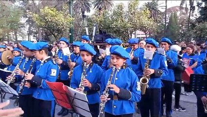 Himno a la Virgen del Milagro por la banda infantil de la Policía
