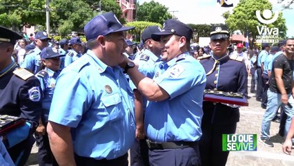 Descargar video: Policía Nacional asciende de rango a funcionarios para nuevos puestos policiales