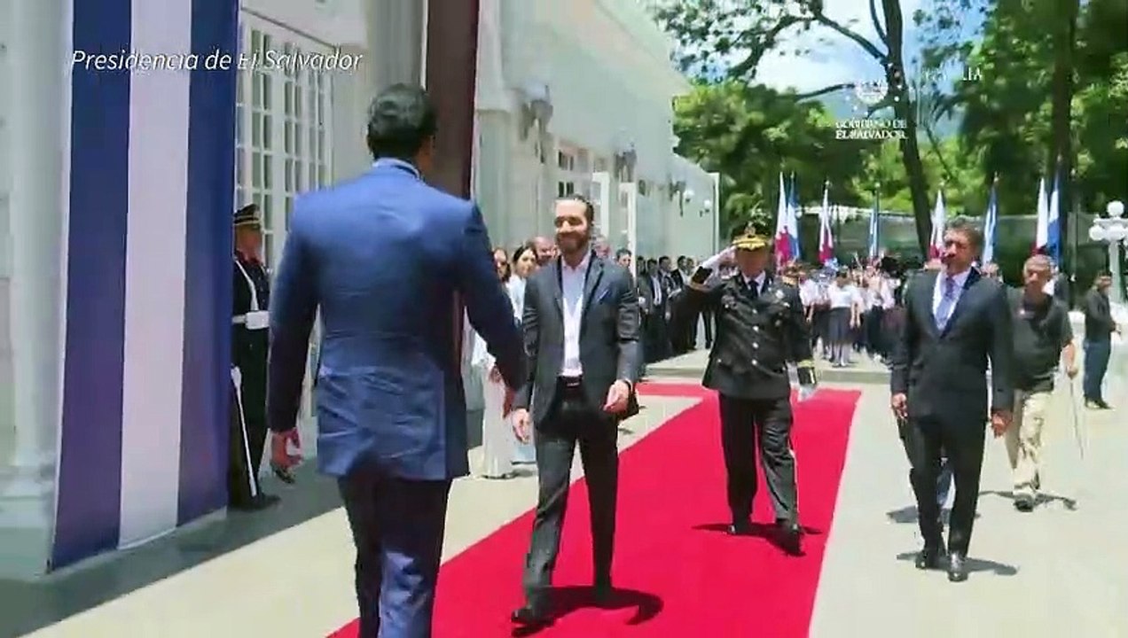 Bukele recibe en El Salvador al emir de Catar y firman acuerdos de cooperación