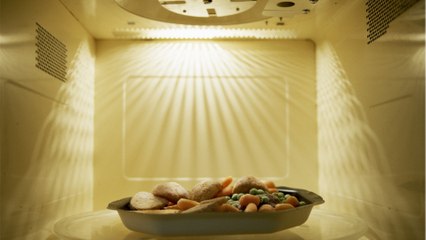 Darum solltest du deine Mikrowelle regelmäßig reinigen