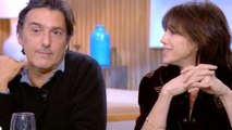 En direct à la télé, Yvan Attal revèle une grande info sur Charlotte Gainsbourg, sa compagne depuis 31 ans : 