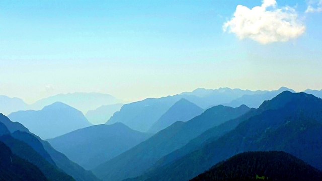 Ave Maria - Musica e parole di Gian Luca Pace (Meditazione su un tema di Händel). Soprano: Corinne Metni - Tenore: Fabio Valenti.