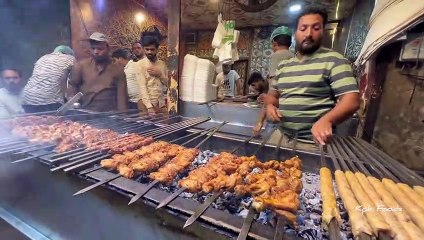 Download Video: BBC BBQ - BBC Tikka seekh kabab malai boti - Gujranawala food street - Beef Kabab_3