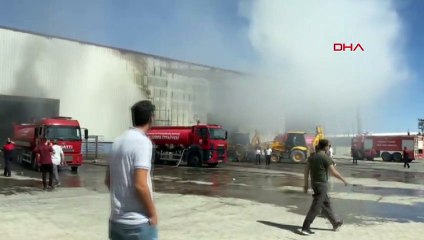 Şanlıurfa'da Geri Dönüşüm Fabrikasında Yangın Kontrol Altına Alındı