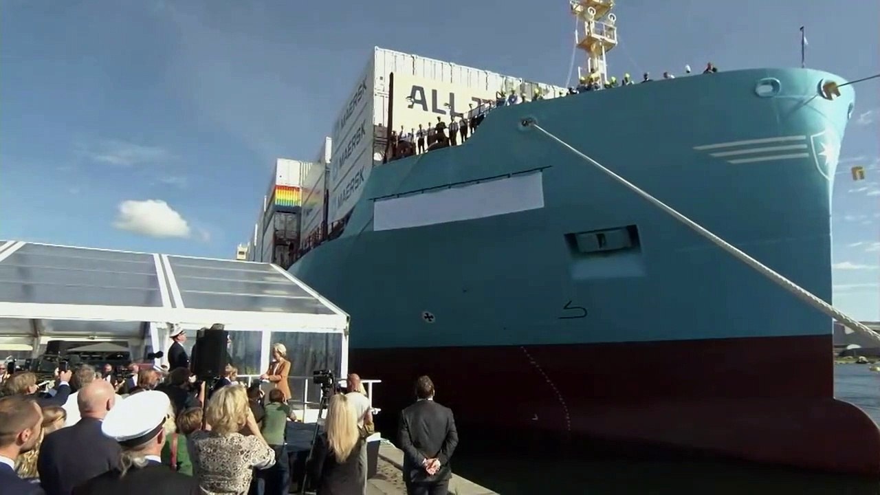 Reederei Maersk weiht ersten mit E-Methanol betriebenen Frachter ein