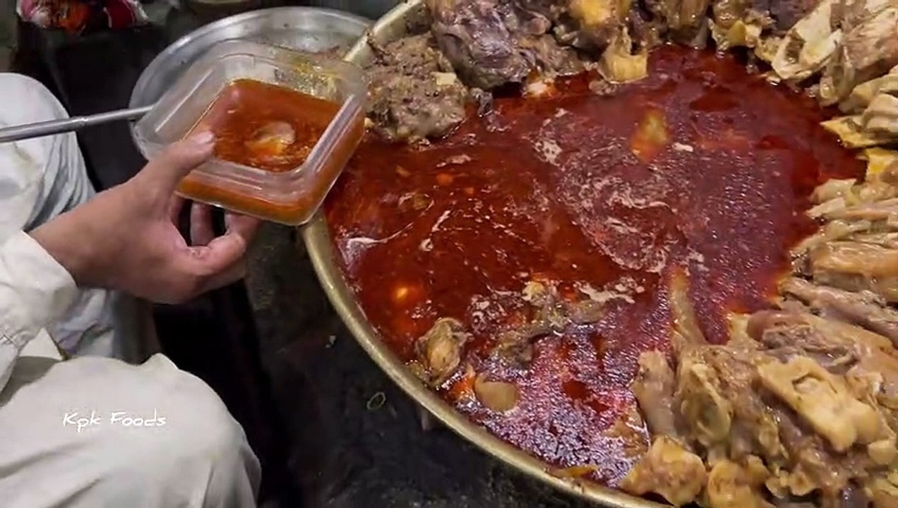 40 Year Old Lahori Nashta - Tara Bong Paye - Lahore Best Bong Paye - Lahori Siri Paye - Food Street